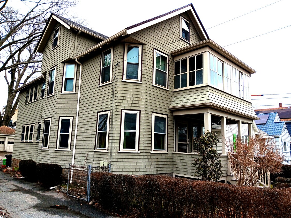 Primary Photo - 138 Sycamore St