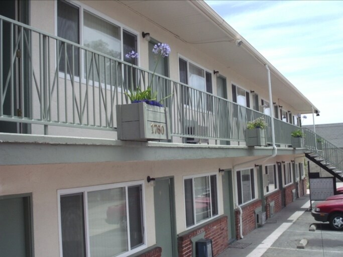 Foto del edificio - 1760 Diane Ct