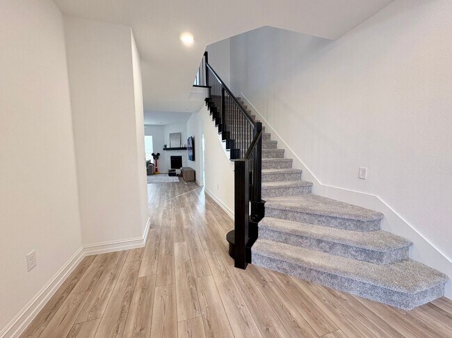 Building Photo - 1505 Isaac Dr