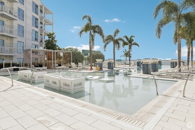 Piscina - The Emerson at Rocky Point