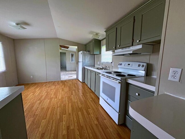 Foto del edificio - 4512 Rainbow Ln