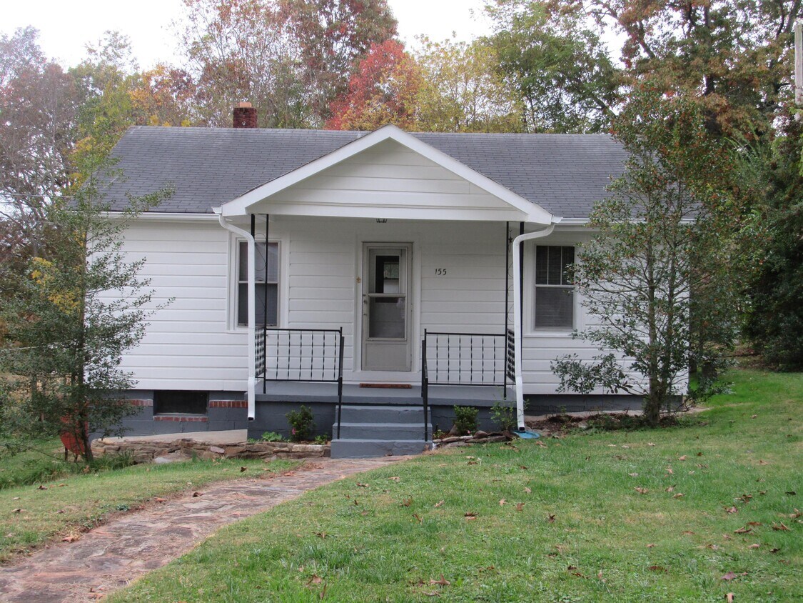 155 Woodland Dr, Waynesville, NC 28786 House Rental in Waynesville