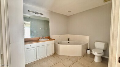 Building Photo - 528 Peerless Cir