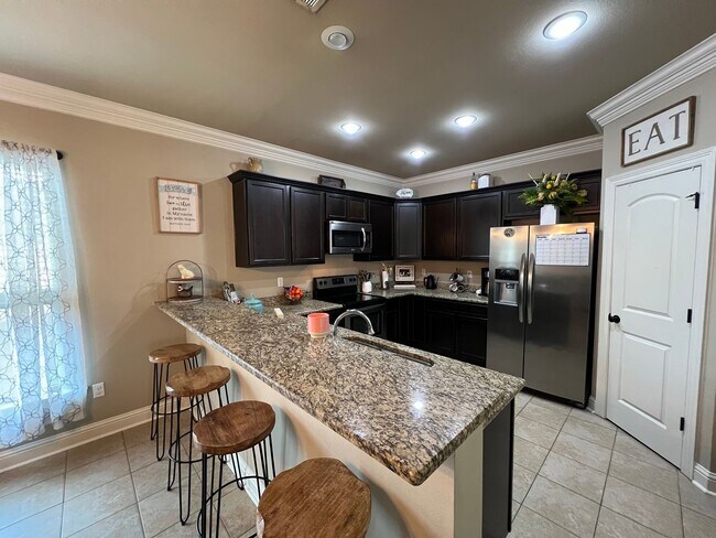 Building Photo - Beautiful Open Floor Plan Home in Keystone at Galvez Subdivision