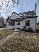 Building Photo - 3300 Lincoln St NE