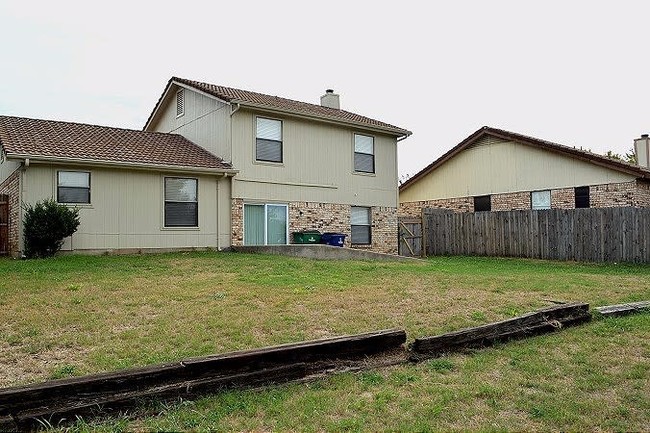 Foto del edificio - 6465 Green Ridge Dr