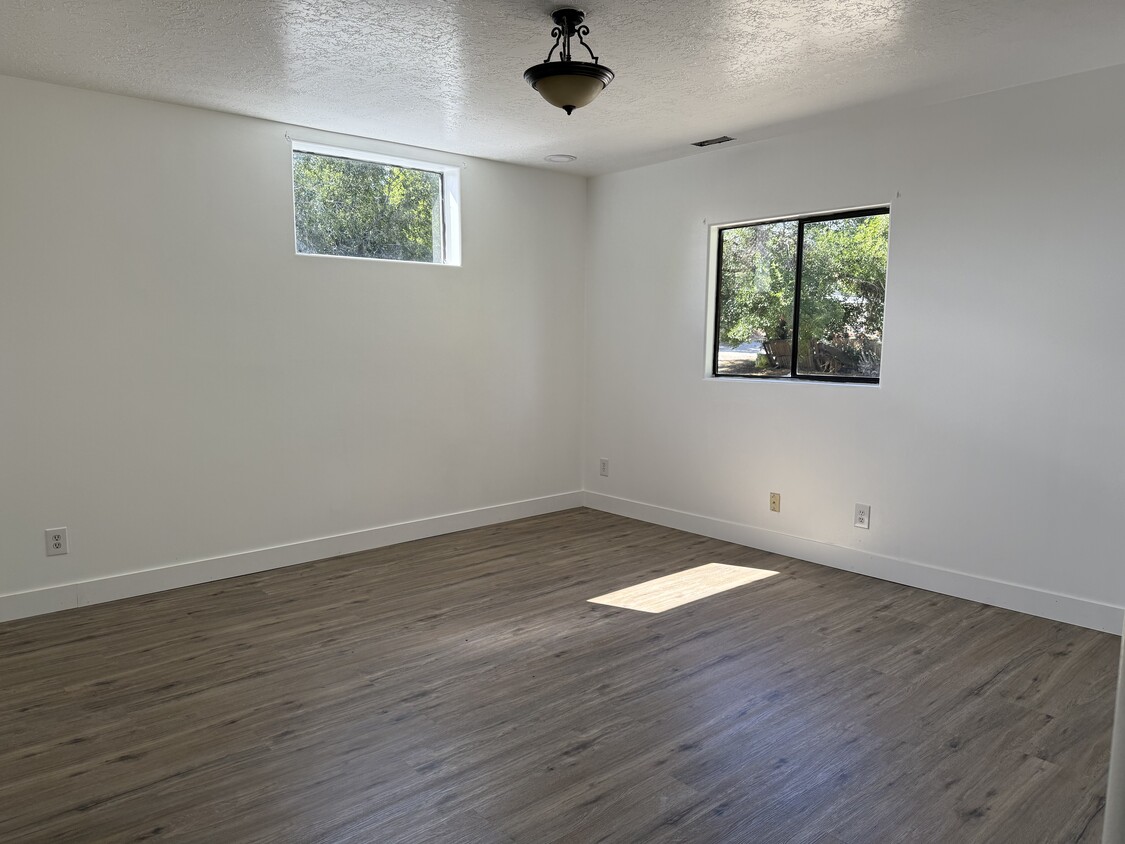Foto principal - 5366 S Jordan Canal Rd