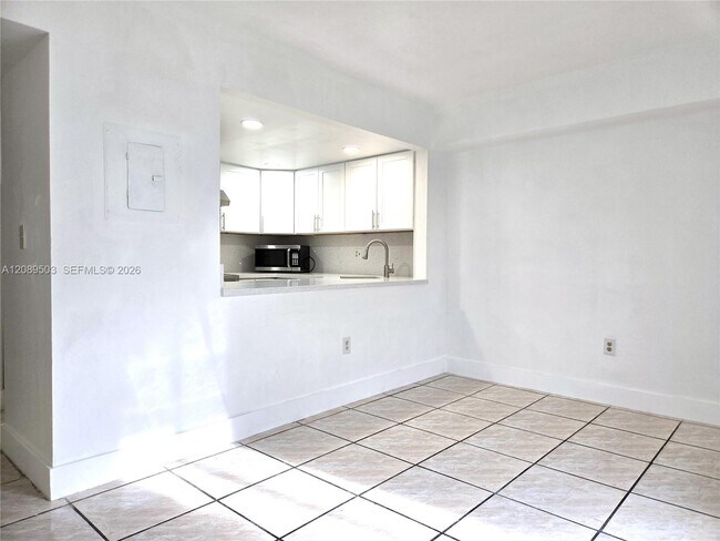 Foto del edificio - 800 SW 104th Ct