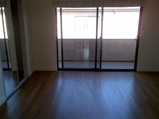 Foto del edificio - 931 N Alfred St