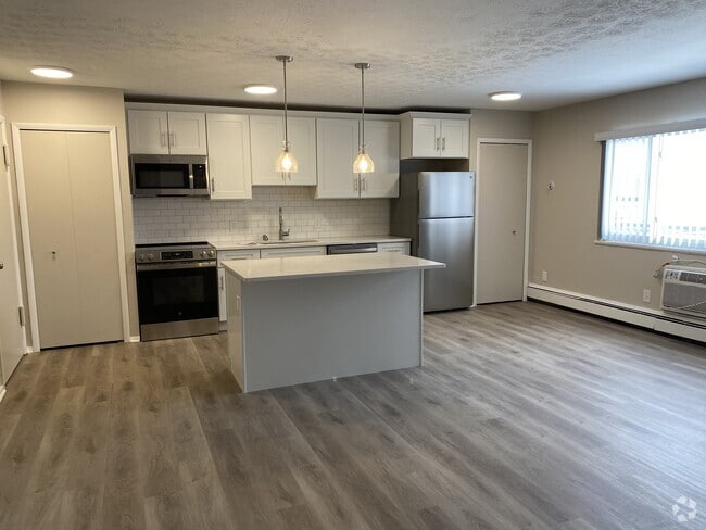 Building Photo - Cedarwood Estates Apartments