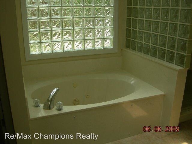 Building Photo - 4 br, 2.5 bath House - 2201 Bridle Ct