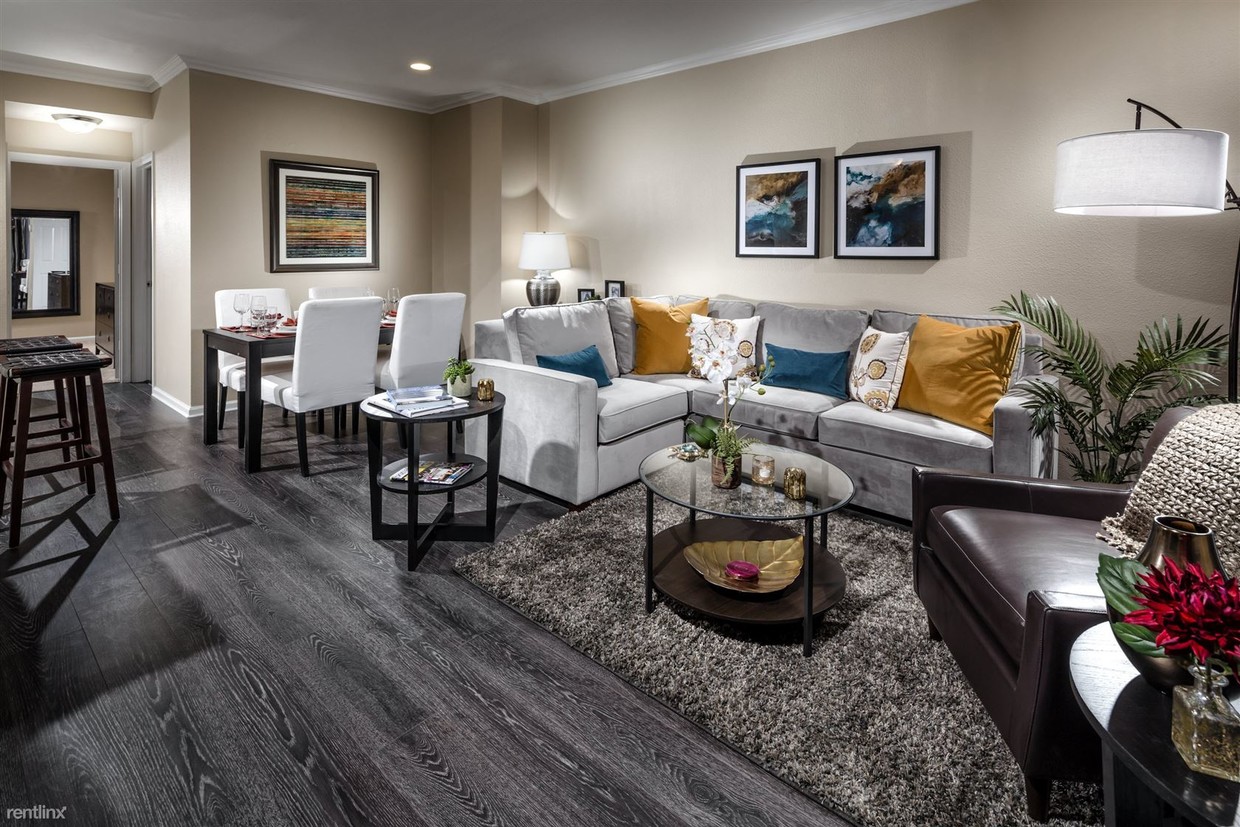 Primary Photo - 4750 E Cherry Creek S Dr