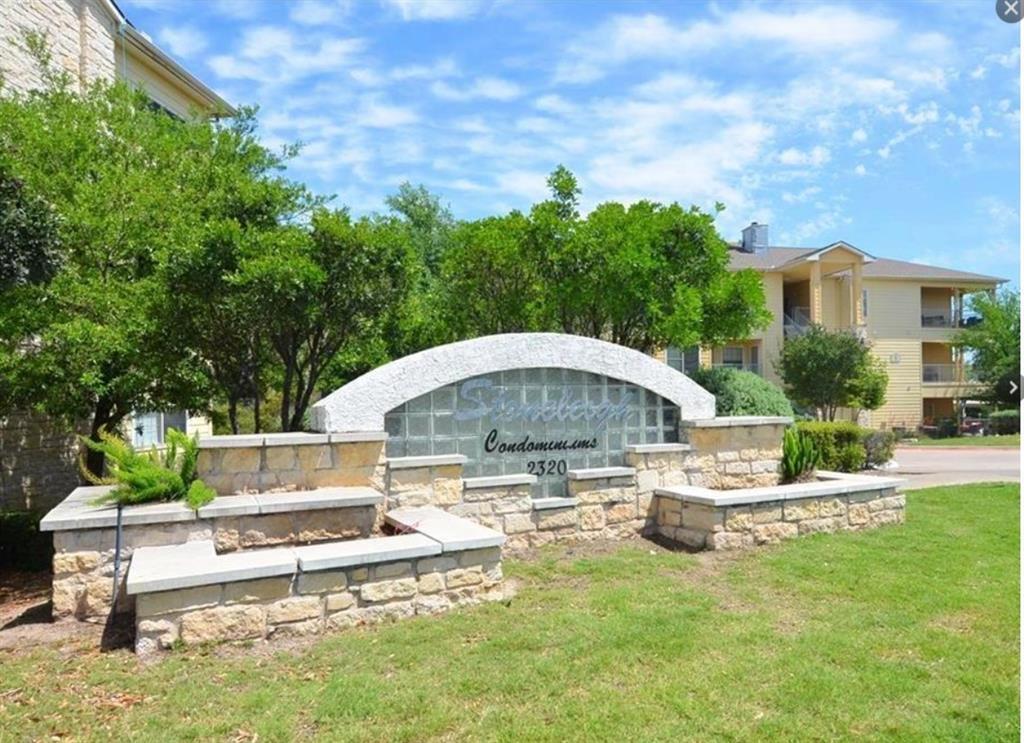 Foto principal - 2320 Gracy Farms Ln