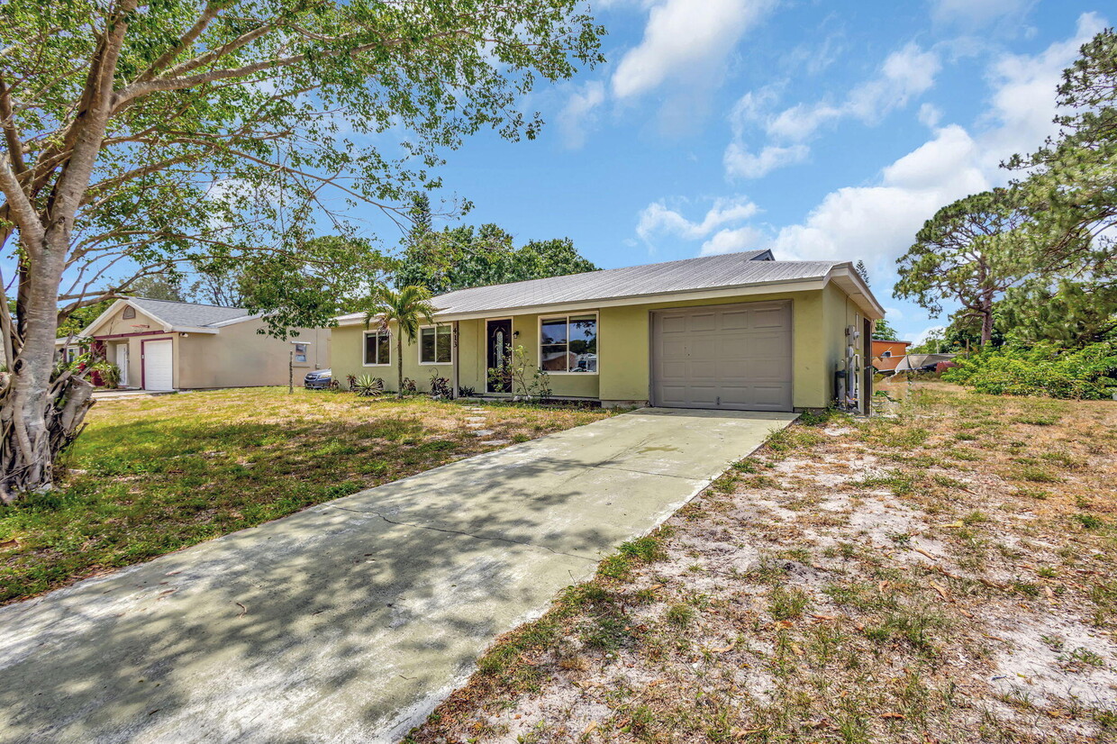 Foto principal - 413 SW Kentwood Rd