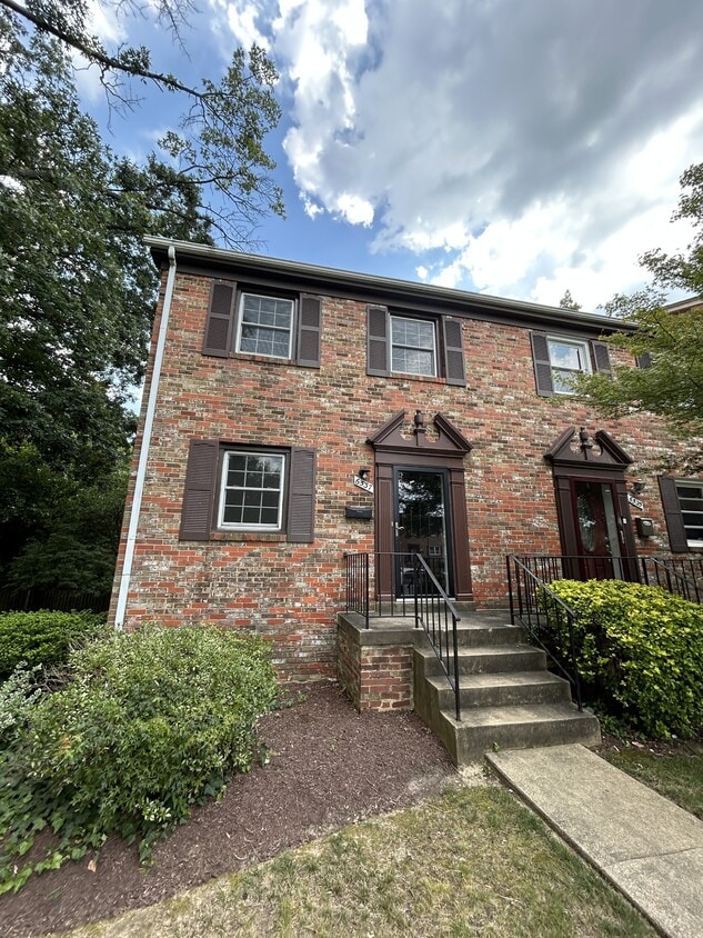 Primary Photo - 6537 Beechwood Dr