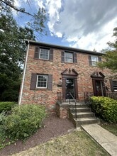 Building Photo - 6537 Beechwood Dr
