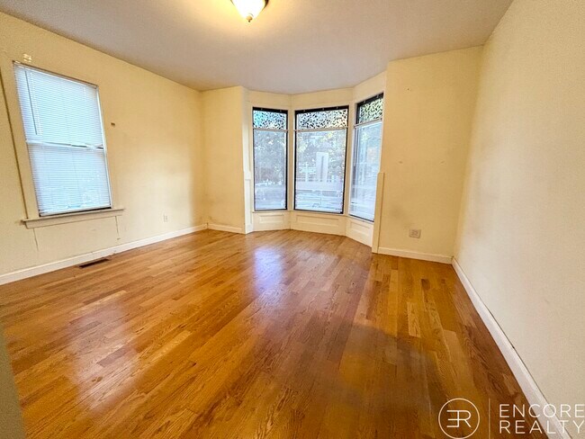 Foto del edificio - 1568 Tremont St