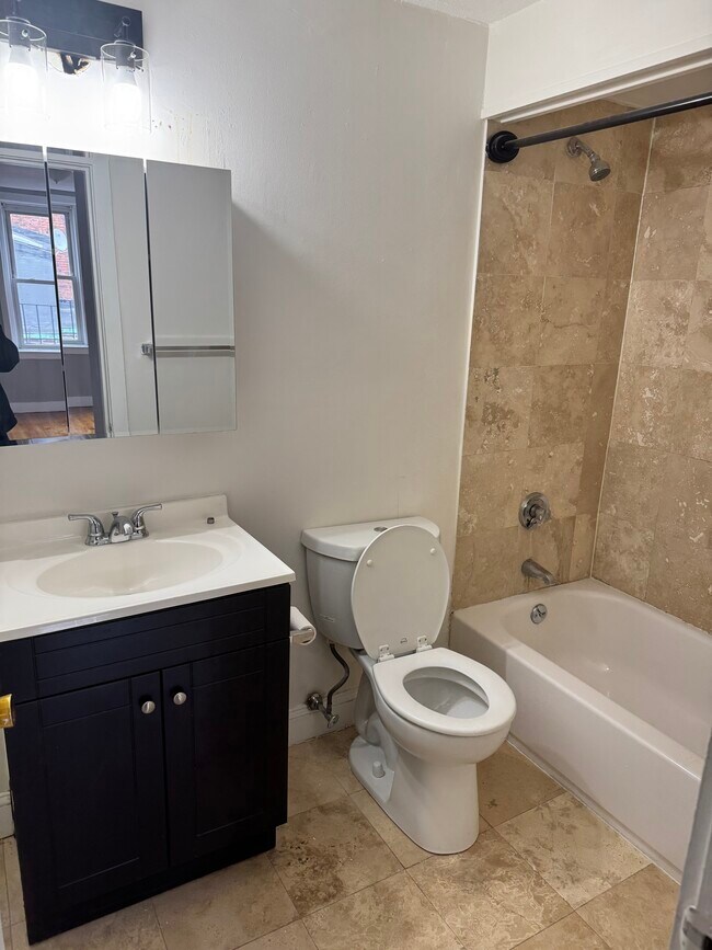 Foto del edificio - 151 Endicott St