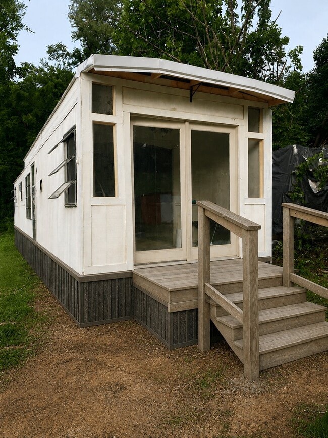 Building Photo - 235 Birdmont Ln