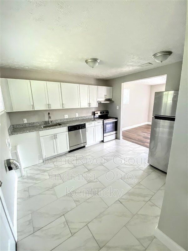 Building Photo - 3813 Palmerston Ave