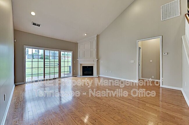 Foto del edificio - 418 Lazy Creek Ln