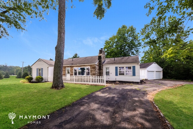Building Photo - 1176 Highview Dr