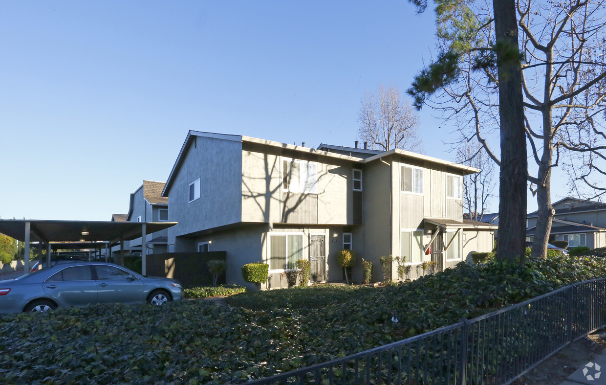 Building Photo - Almaden Gardens