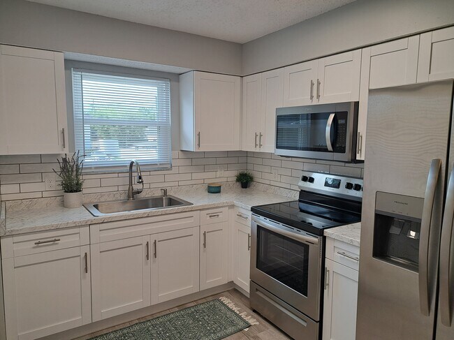 Photo - 6405 Cooper Ln Apartments