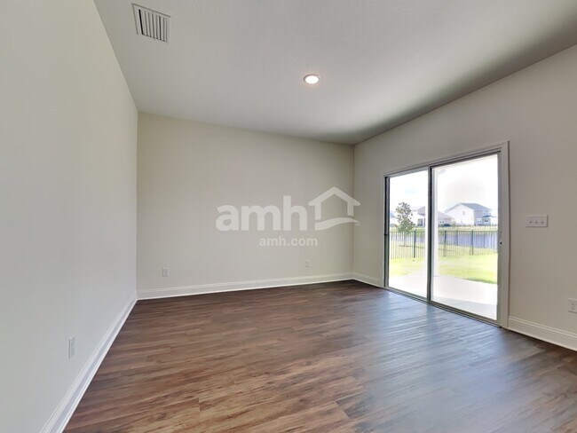 Building Photo - 370 Banyan Frst Dr