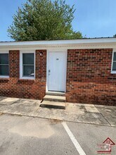 Building Photo - 500 Skyline Dr