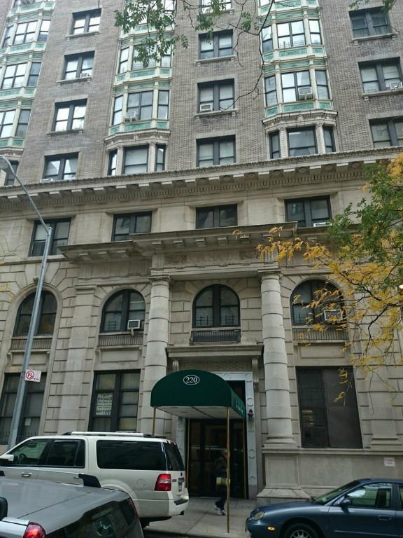 Building Photo - 220 W 98th St