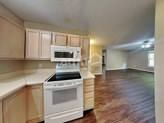 Building Photo - 5008 Lonita St