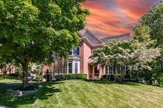 Building Photo - 641 Meade Dr SW