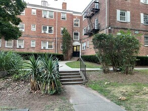 Building Photo - 77 Forest Hill Pkwy