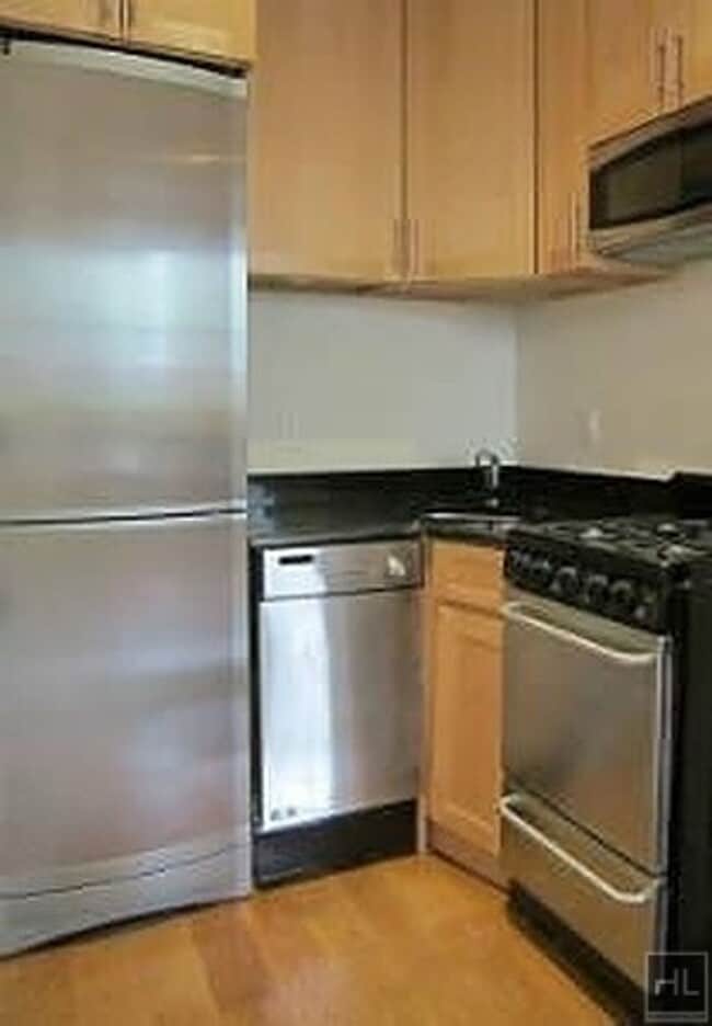 Building Photo - AMAZING 1 BR APARTMENT! WON’T LAST!! NO BR...