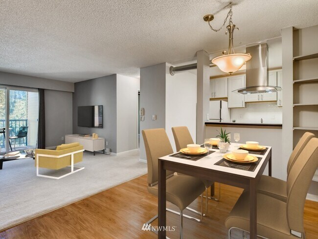 Living/Dining Open Concept - 14650 NE 32nd St