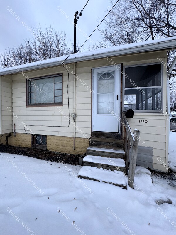 Foto del edificio - 1113 Waldman Ave