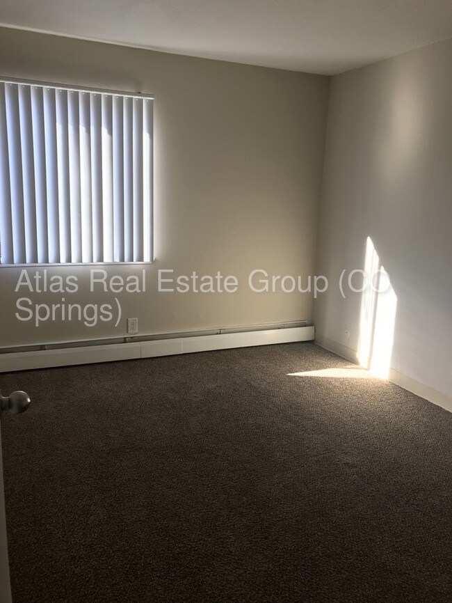 Building Photo - 233 E Arvada St