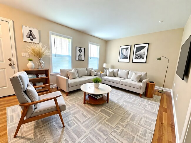 Building Photo - 3 Bedroom 1.5 Bathroom Available in Elizab...