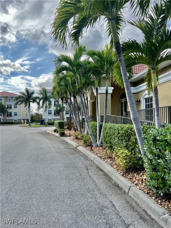Building Photo - 10091 Lake Cove Dr
