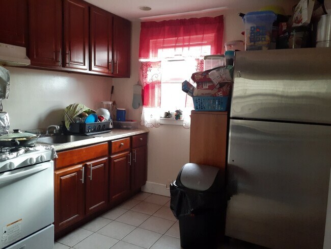 Kitchen - 239 2nd St