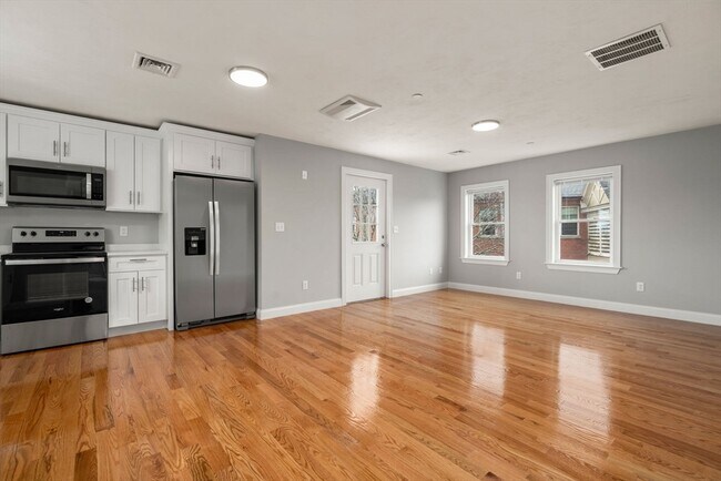 Building Photo - 166 Granite St