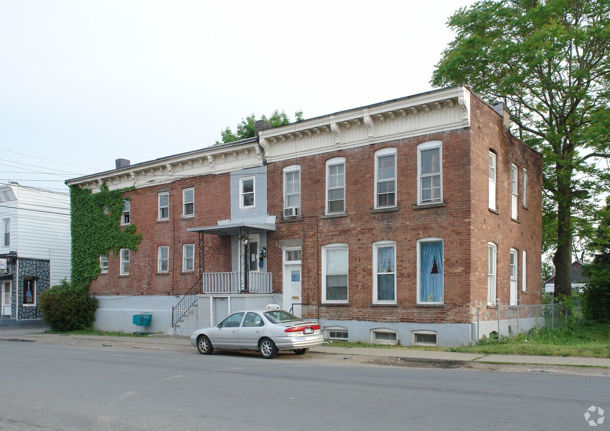 Primary Photo - 205-209 25th St