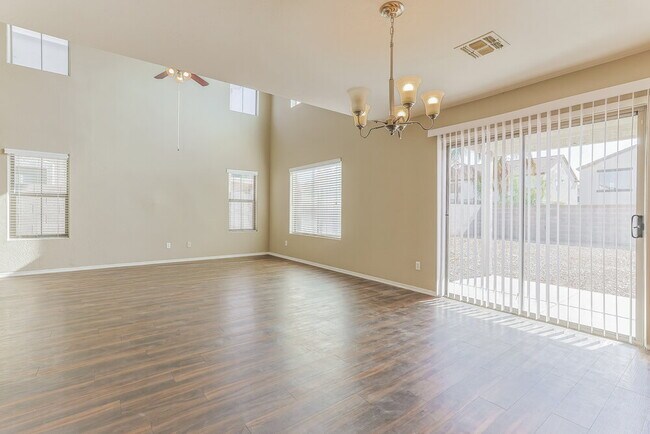Foto del edificio - 451 E Christopher St