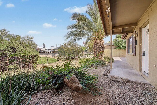 Foto del edificio - 1531 W 7th St