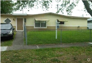 Building Photo - 5520 SW 38th Ct