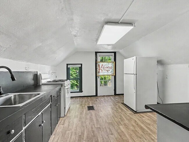 Foto del edificio - 710 Wheaton Ave