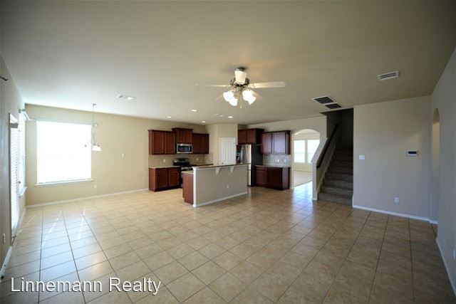Foto del edificio - 5 br, 3.5 bath House - 5519 Sulfur Spring ...