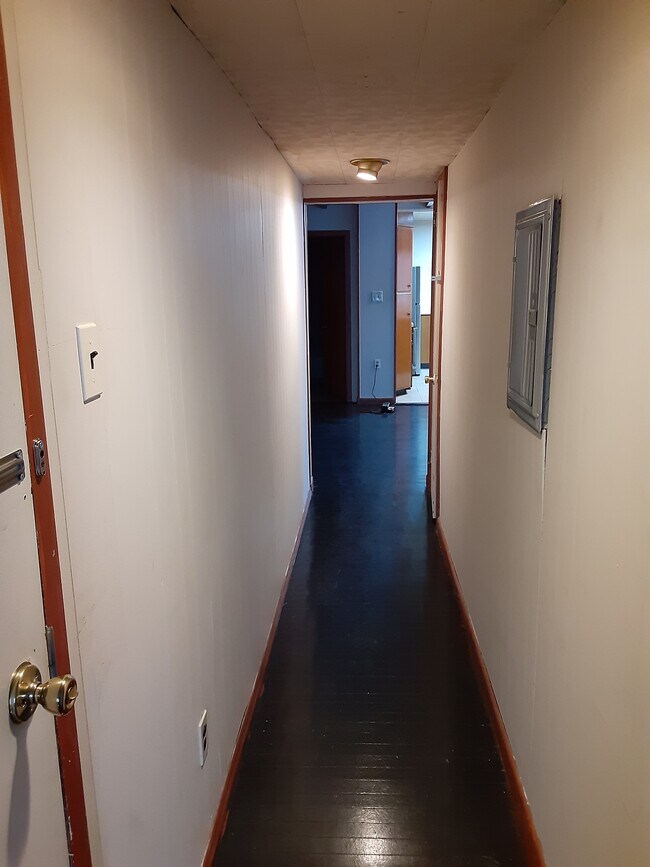 Foto del edificio - 331 W Front St