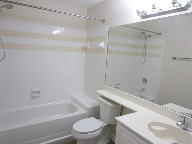 Building Photo - 4036 Oak Glenn Dr